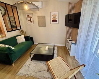 House + garage in the heart of ORANGE - Orange - Sala de estar