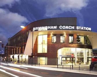 Digbeth City Centre Apartment Sleeps 12 Opposite Coach Station - Birmingham - Rakennus