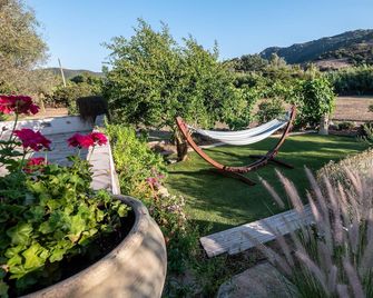 Cottage in Sardinia, near the Sea, recreation and relax on 5000 sq.m - Teulada - Patio