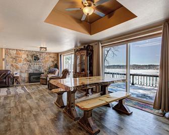 4 Bedroom Lakehouse for year round outdoor and indoor fun! - Waupaca - Jídelna