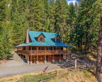 Private Cabin on 3 Acres for Outdoor Enthusiasts - Cle Elum - Building