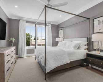 Luxury Condo Overlooking Downtown Fairhope #301 - Fairhope - Bedroom