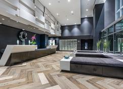 Global Luxury Suites White Plains - 懷特普萊恩斯 - 客廳