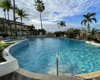 Spacious Apartment With 2 Bedrooms, Sea And Pool On Protected Resort - Willemstad - Pool