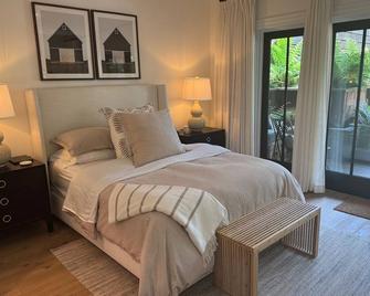 Brand new 1-bedroom & den condo in Pac Heights, San Francisco with WiFi, AC - San Francisco - Bedroom