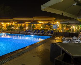 Cochichos Resort - Vagator - Svømmebasseng