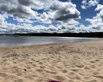 Harbor House Beautiful 4 bedroom house, minutes from beach/lake and cute town! - Grand Marais - Beach