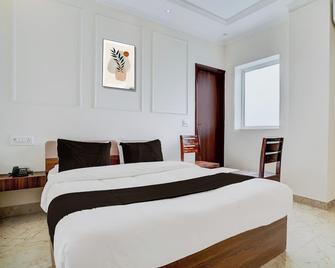 Hotel Sahajtam Inn - Sonepat - Bedroom