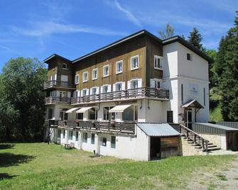 Auberge de Jeunesse HI Chamrousse - Chamrousse - Building