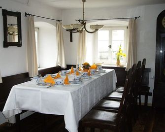 Living in the listed house like grandma without having to compromise on comfort - Dollnstein - Restaurant