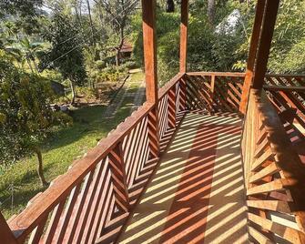 Pugmarks Jungle Resort - Thirunelly - Balcony