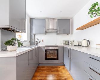 The Hackney Luxury Flat - London - Kitchen