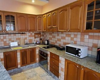 Chicago Hotel - Fier - Cocina