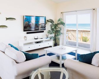 'Captain Andy's' - Beachfront Family Vacation Perfection - Topsail Beach - Sala de estar