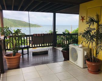 5 Star Affordable Luxury Studio W/Jeep Rental Avail. Non-Smoking/Non-Vaping - Сент-Джон - Балкон