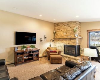 Lake Cliffe #303 Building E : 2 - Dillon - Living room