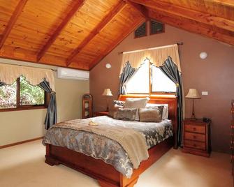 Orange Blossom Retreat - Kangaroo Valley - Bedroom