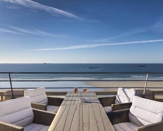 Ambassadeurs Logis Hotel - סן מאלו - מרפסת