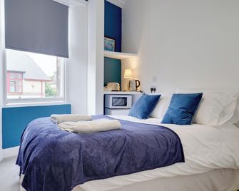 Homesly Guest Rooms, Comfortable En-suite Guest Rooms with Free Parking and Self Check-in - Berwick-Upon-Tweed