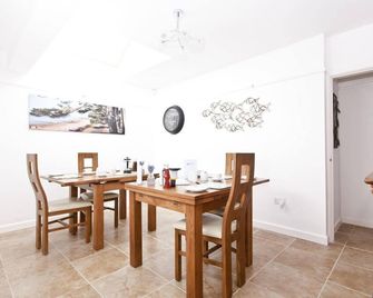Avon Beach Bed & Breakfast - Christchurch - Comedor