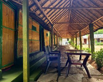 Hotel Gowri - Hampi - Patio