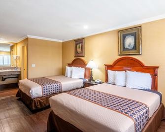 Rodeway Inn Artesia Cerritos - Artesia - Bedroom