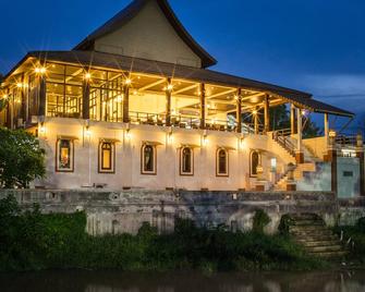 Phubachiang Golf & Resort Pakse - Pakse - Edificio