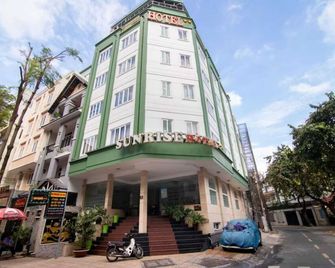 Collection O Sunrise Hotel Trung Son Near Lotte Mart - Ho Chi Minh City - Building