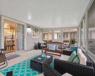 Sea Colony Avalon Terrace - Palm Coast & Flagler Beach - Palm Coast - Living room