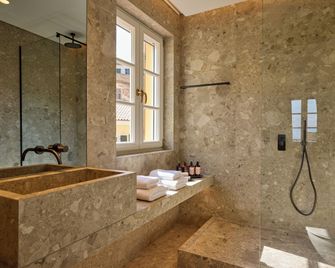 The Calliston - Corfu - Badkamer