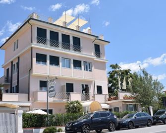 Hotel Bencista - Pietrasanta - Edificio