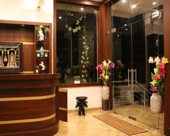 Elgozo Hotel Dreams Paradise - Yercaud - Yercaud - Rezeption