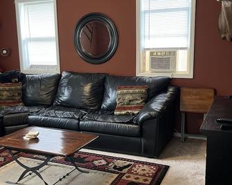 River road cabin - North Branch - Sala de estar