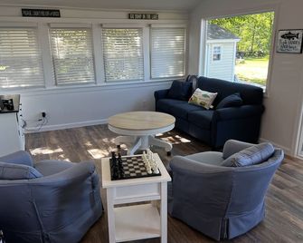 Gorgeous Lake Front Home - Renovated in 2023! - Center Ossipee - Living room