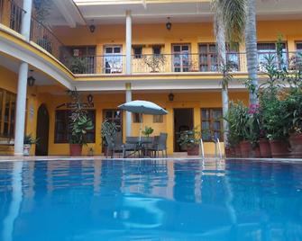 هوتل بلازا ديل سول - Malinalco - حوض السباحة