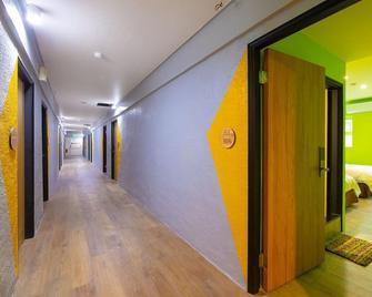 King Hot Spring Hotel - Jiaoxi Township - Hallway