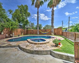 San Antonio House w/ Private Pool, Spa & Grill - San Antonio - Pool