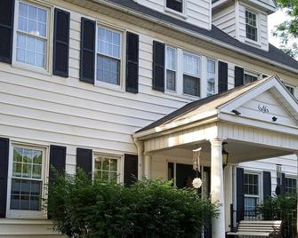 Our motto at the Copley House: Treat yourself! - Akron - Building