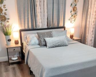 Torres Tiny Home Midtown Westtampa Rjs - Tampa - Bedroom