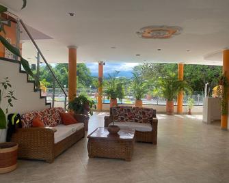 Hotel La Cascada Cristalina - Melgar
