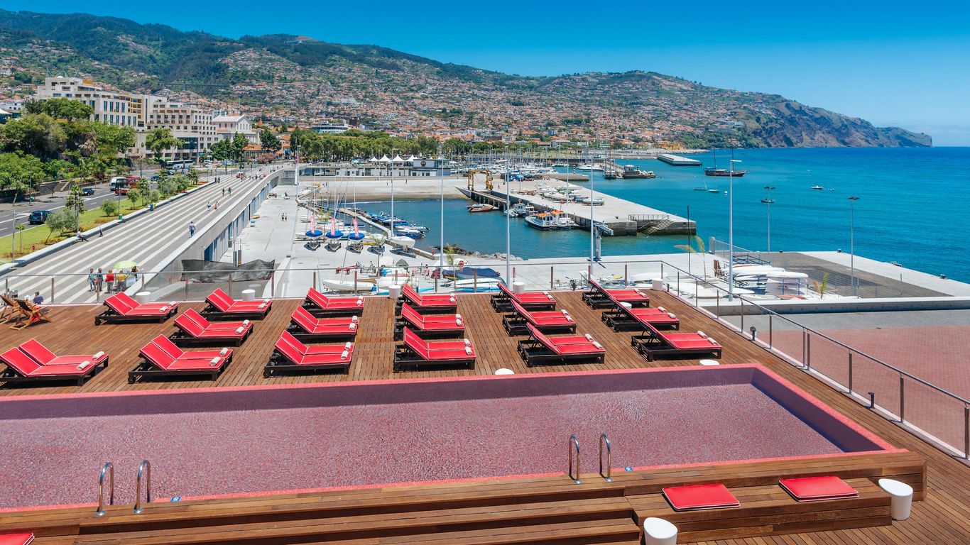 佩斯塔納 CR7 沙爾酒店 - 芳夏爾