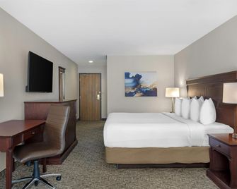 Best Western Plus Grand-Sault Hotel & Suites - Argosy - Bedroom
