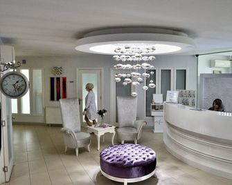 Arnavutkoy House Airport - איסטנבול - דלפק קבלה