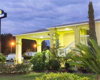 Days Inn by Wyndham Lamont/Monticello - Monticello - Edificio