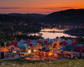 Luxurious Equinoxe Ski-in/Ski-out - Mont-Tremblant