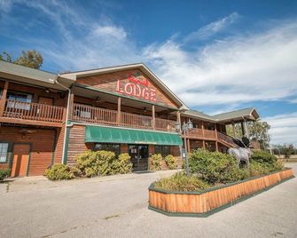 Bullwinkles Rustic Lodge - Poplar Bluff - Edificio