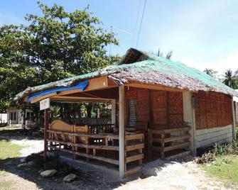 Gorion Beach Resort - Samboan - Building