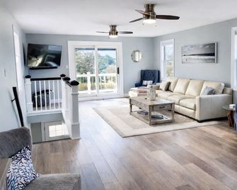 Water Views - 2 Min Walk to Beach - Custom Beach House - Villas - Living room