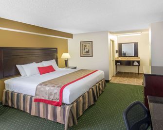 Ramada by Wyndham Ontario - Ontario - Schlafzimmer