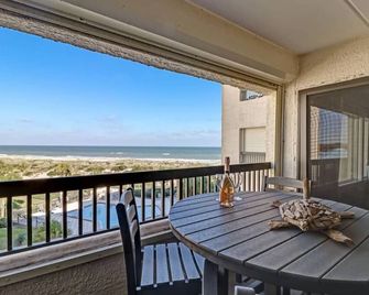 Amelia Surf and Racquet Club Condo - Oceanfront - Pools - Tennis Courts - Sleeps 4 - Fernandina Beach - Parveke